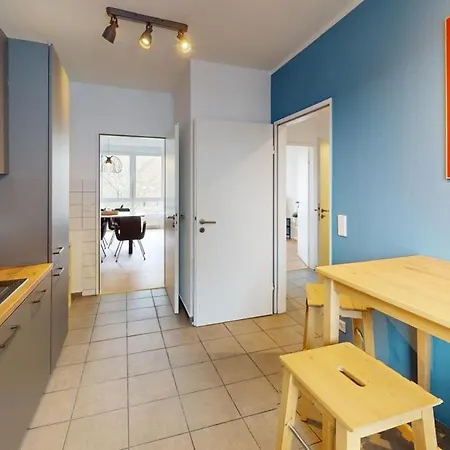 Apartment Zentral Und Modern - Mit 2 Sz Und Arbeitsplatz