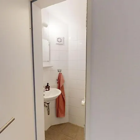 Apartment Zentral Und Modern - Mit 2 Sz Und Arbeitsplatz *