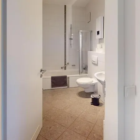 Zentral Und Modern - Mit 2 Sz Und Arbeitsplatz